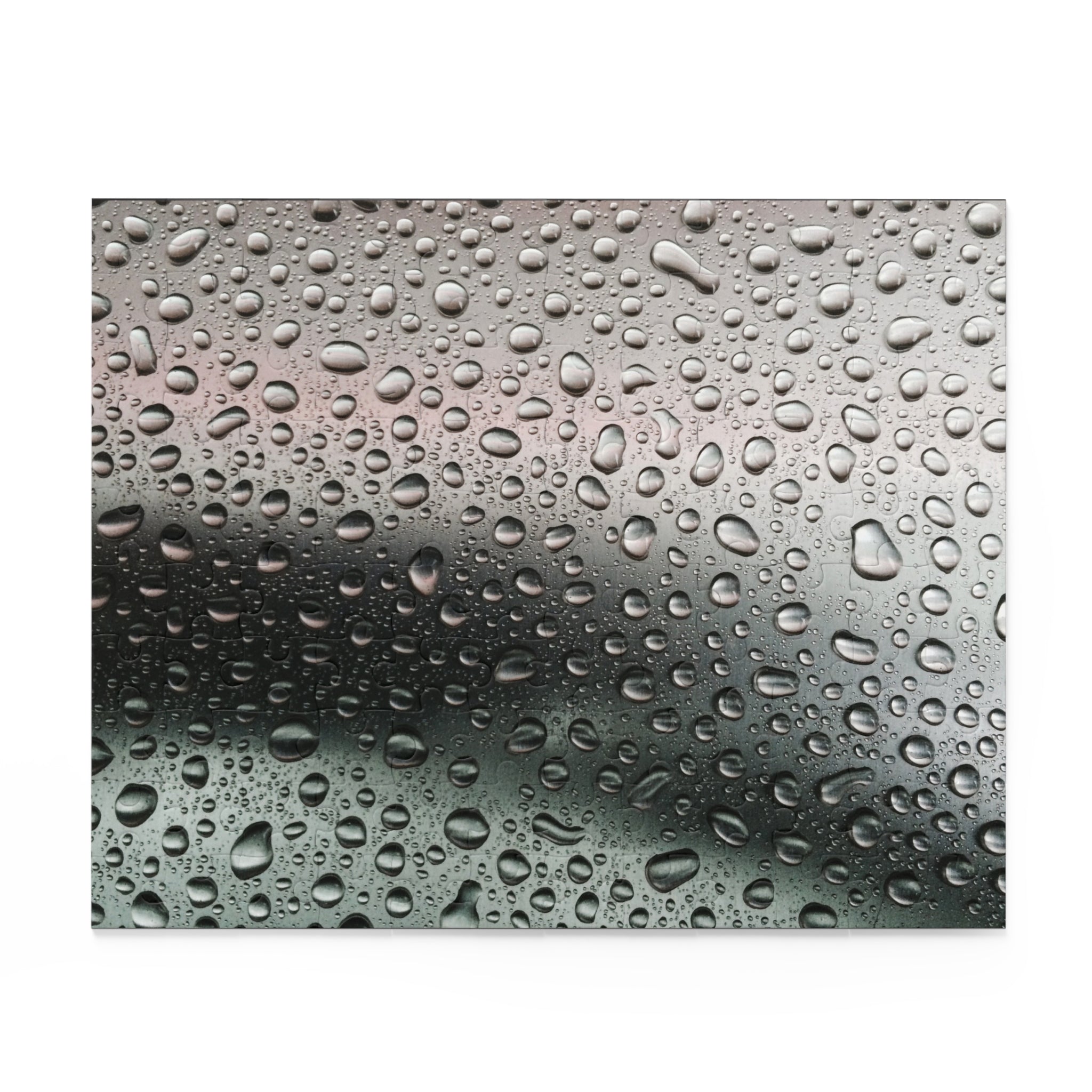 Water droplets on a metallic surface with a gradient effect